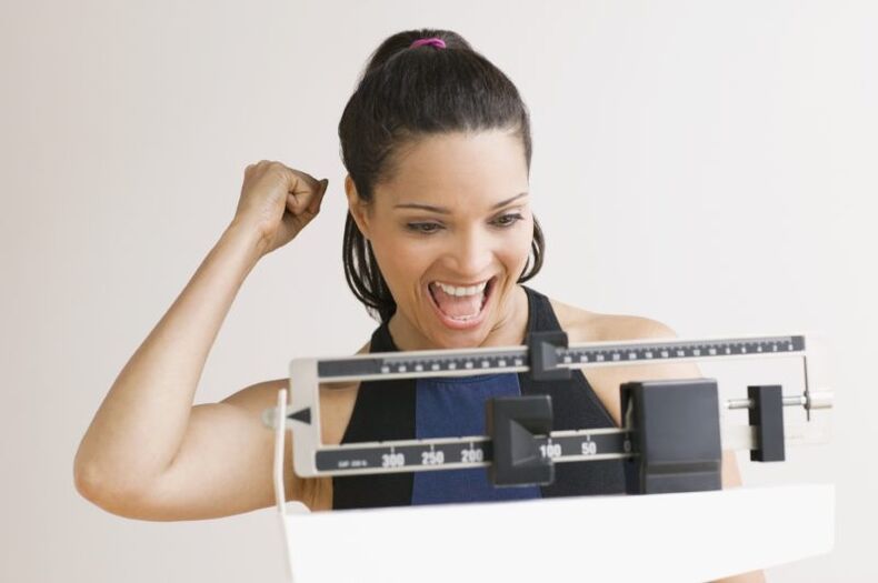 Les femmes sont heureuses de perdre du poids grâce au régime maggi